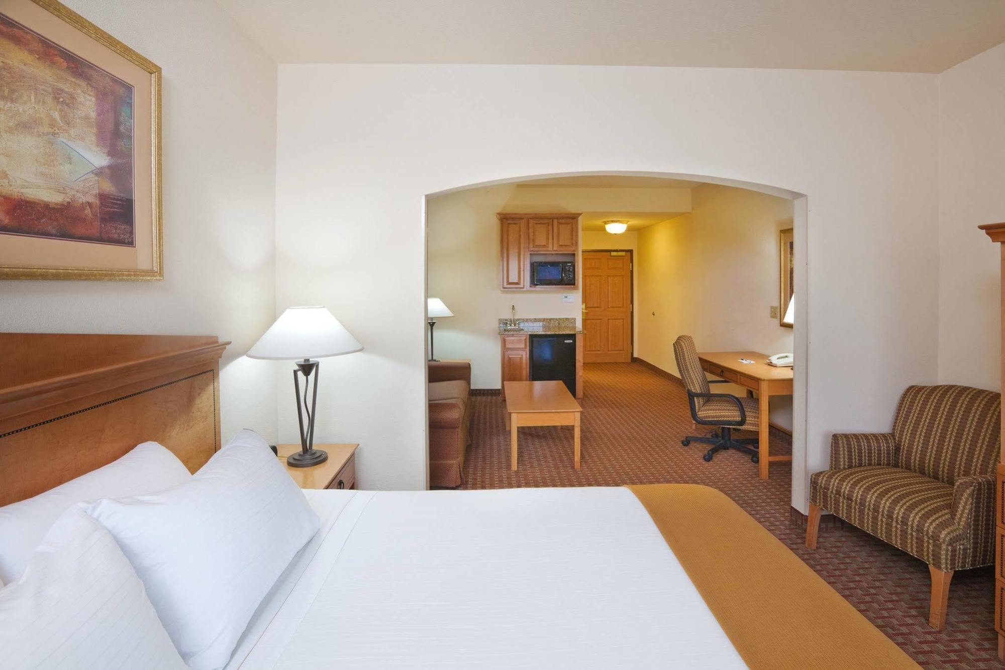 Holiday Inn Express & Suites Glenpool By Ihg Екстериор снимка
